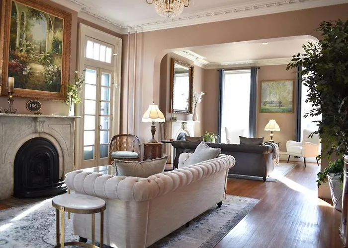 Historic Manor Overlooking Park Bloomington